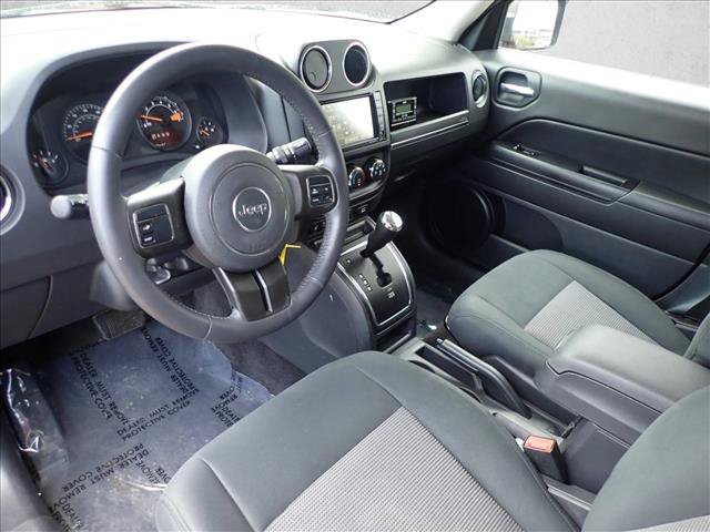 Used 2014 Jeep Patriot Latitude AWD/4WD image 10