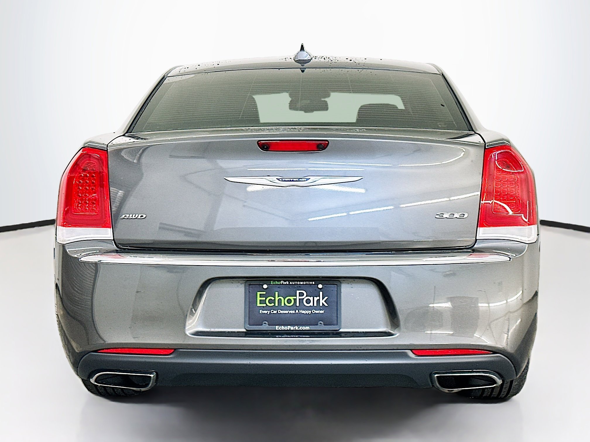 Used 2018 Chrysler 300 Limited AWD/4WD image 7