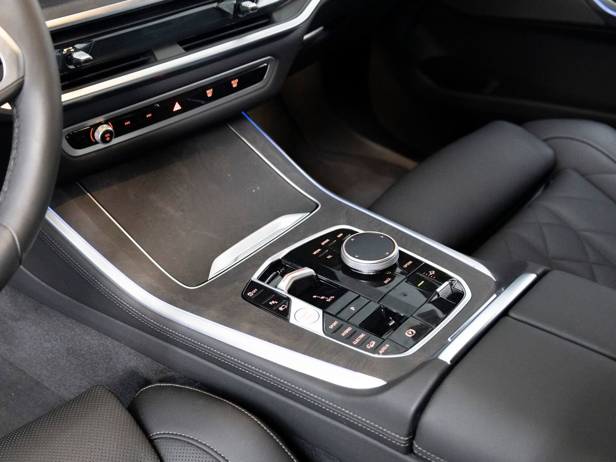 Used 2025 BMW X5 xDrive50e w/ M Sport Package image 15