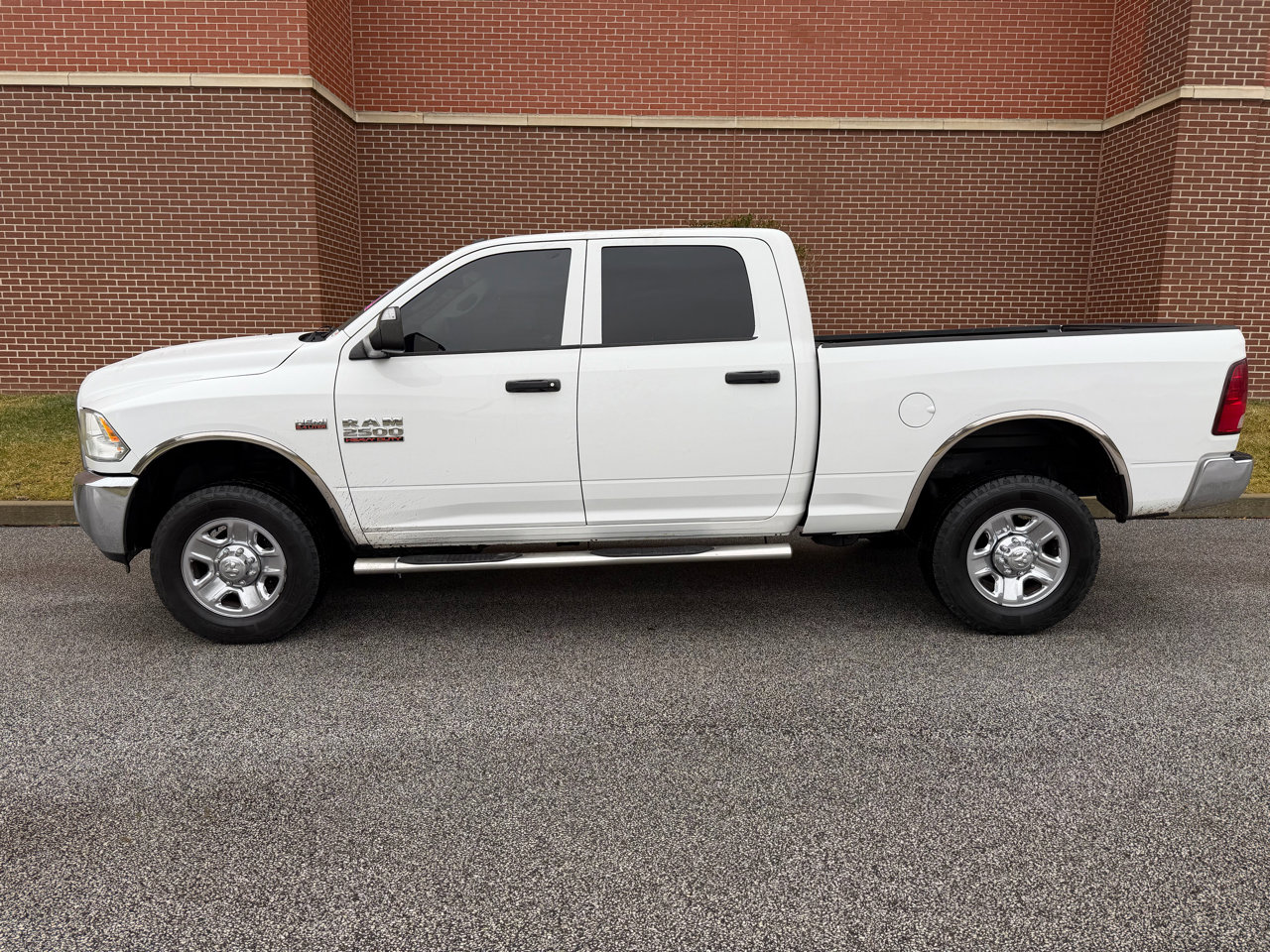Used 2014 RAM 2500 Tradesman w/ Chrome Appearance Group image 3