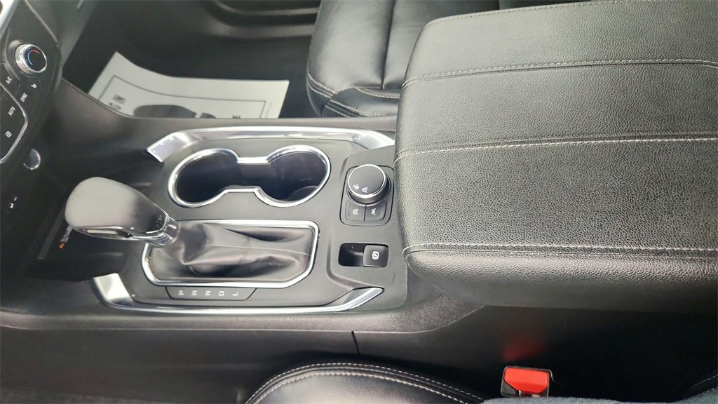 Used 2023 Chevrolet Traverse LT image 18