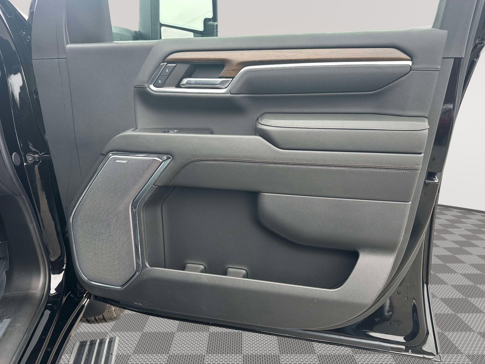 Used 2024 Chevrolet Silverado 3500 High Country w/ High Country Premium Package image 25