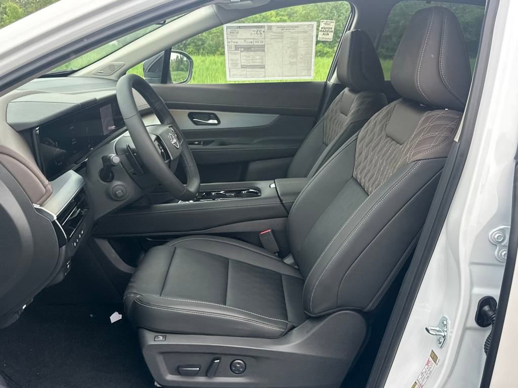 New 2025 Nissan Murano Platinum image 9