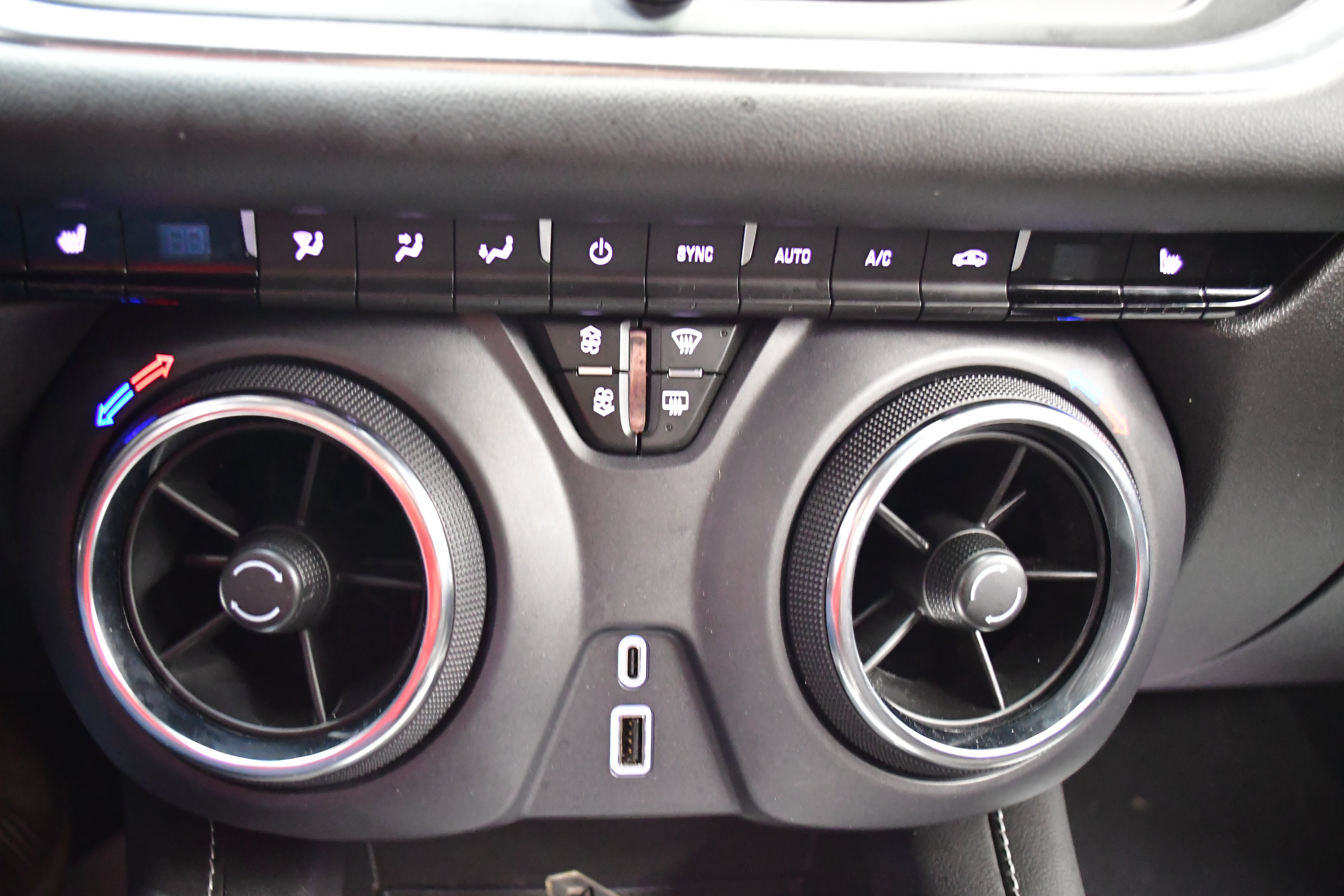 Used 2025 Chevrolet Blazer LT FWD image 29