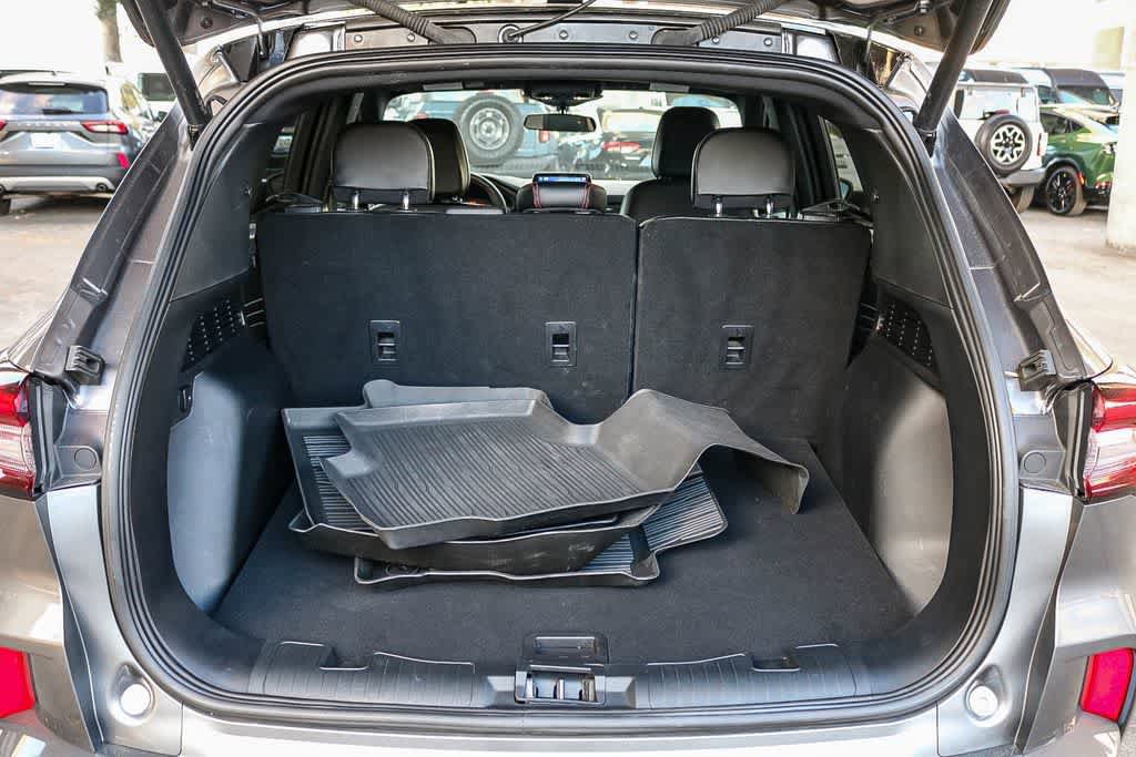 Used 2024 Ford Escape ST-Line w/ Cold Weather Package image 27