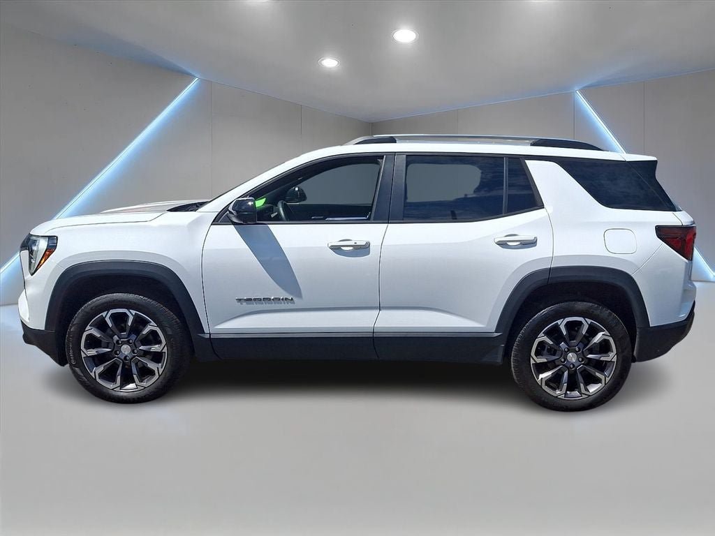 Used 2025 GMC Terrain Elevation w/ Elevation Premium Package AWD/4WD image 7