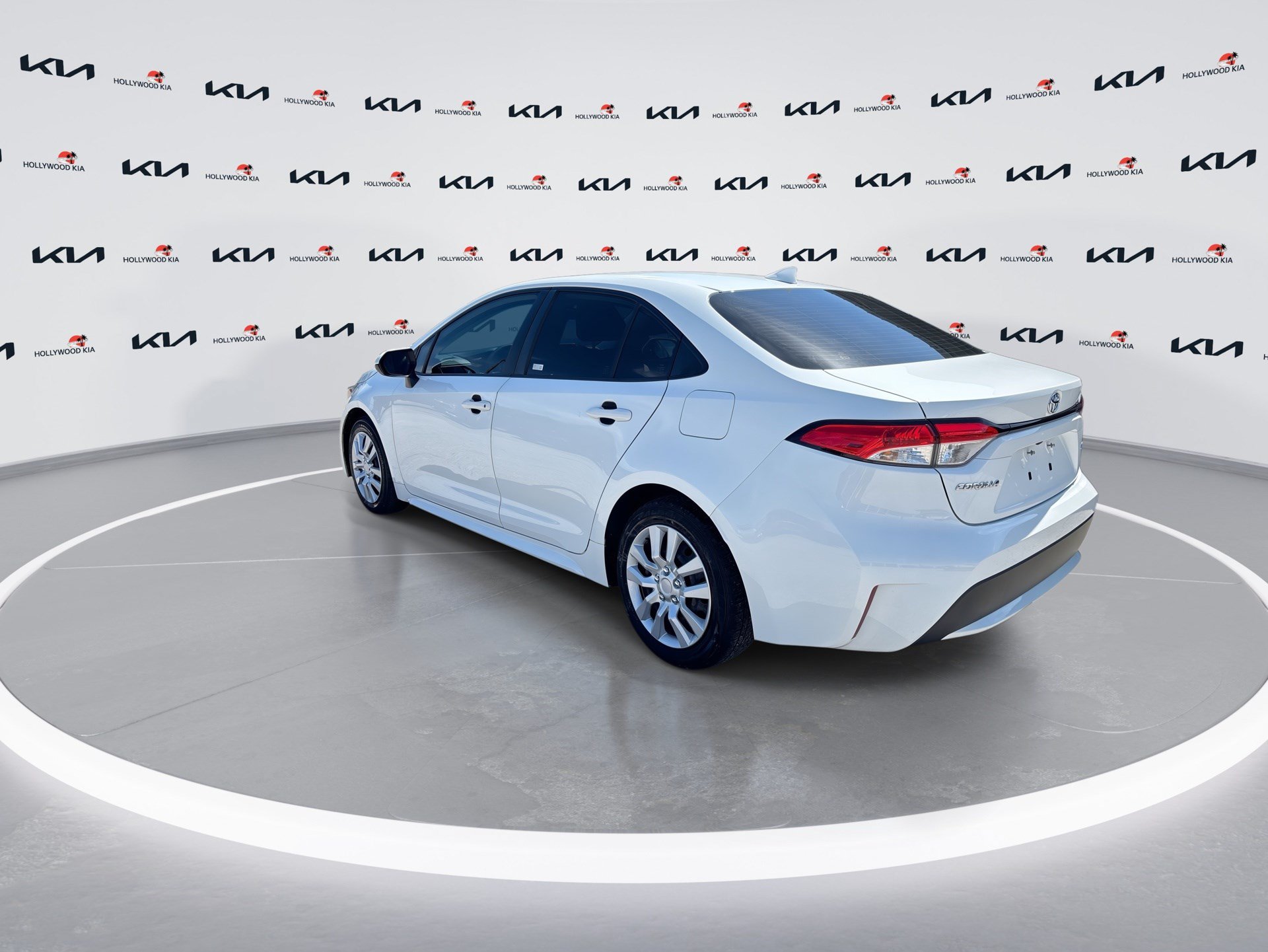 Used 2022 Toyota Corolla LE FWD image 6