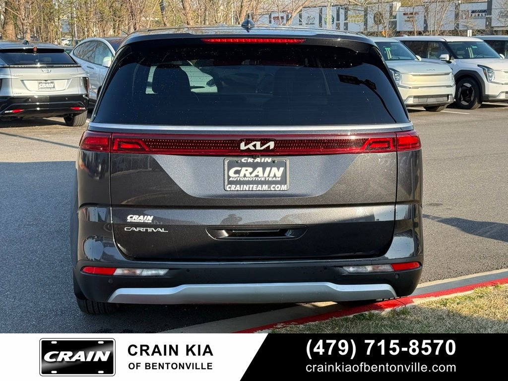 Used 2024 Kia Carnival LX image 6