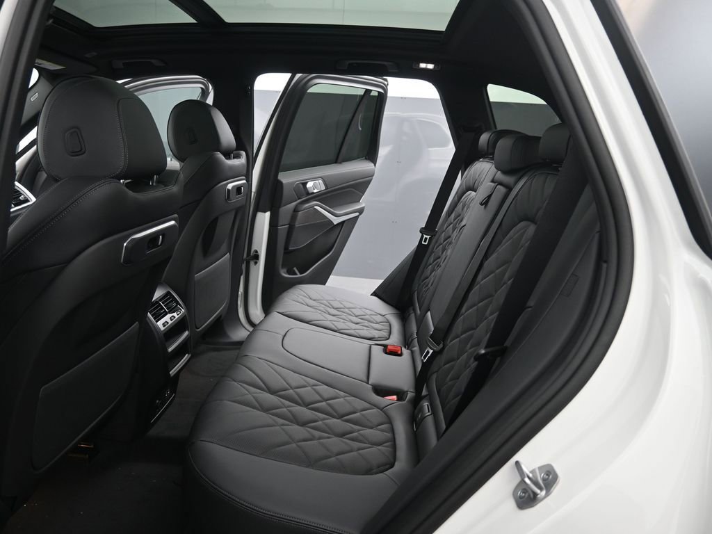 New 2026 BMW X5 xDrive40i w/ Parking Assistance Package AWD/4WD image 33