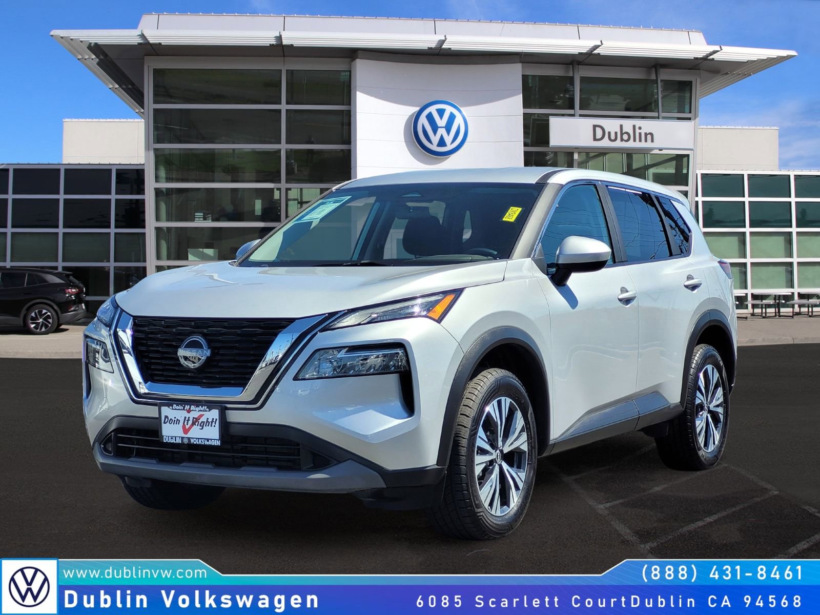 Used 2023 Nissan Rogue SV image 8