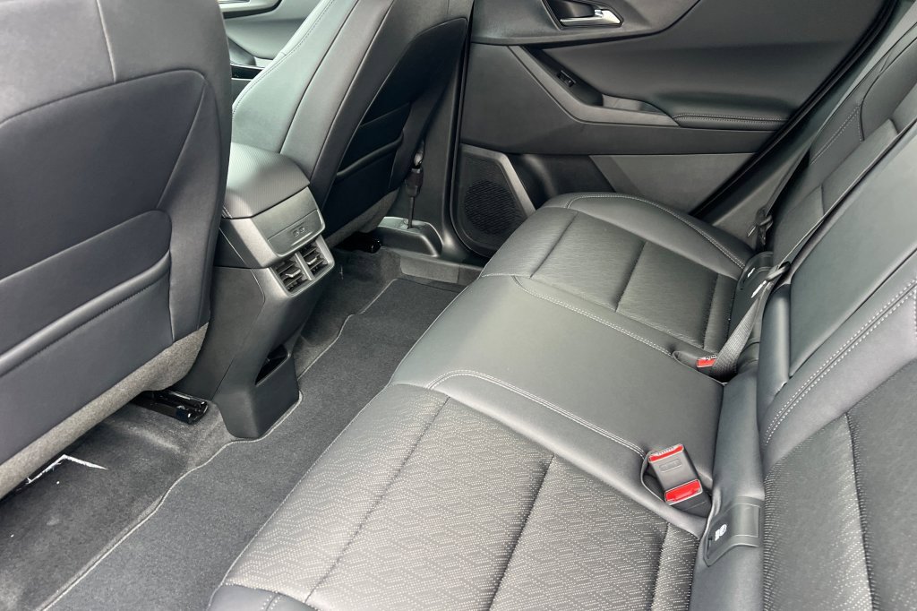 New 2026 Chevrolet Equinox LT w/ Convenience Package II image 9