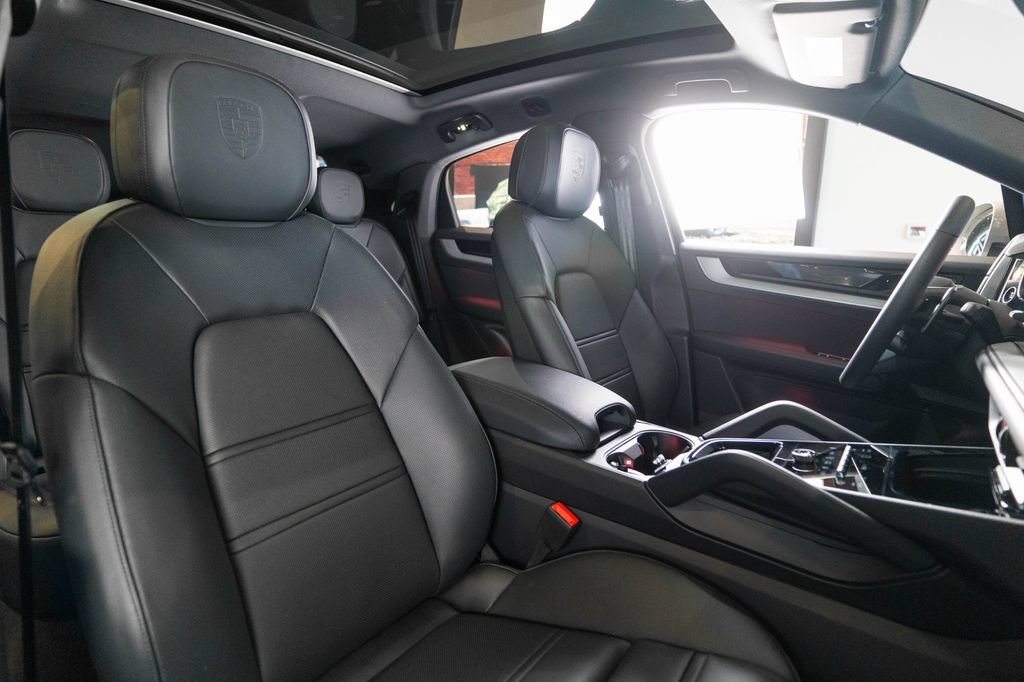 New 2025 Porsche Cayenne Coupe AWD/4WD image 17