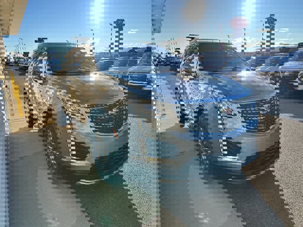 Used 2023 Cadillac XT5 Premium Luxury image 3