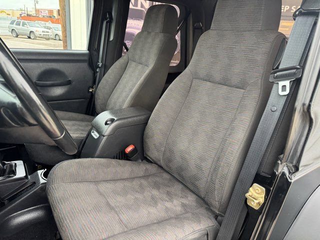 Used 2005 Jeep Wrangler X w/ Tire & Wheel Group (Ecco) AWD/4WD image 21