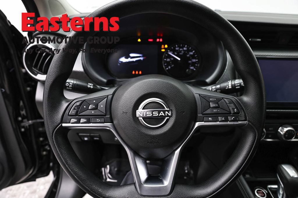 Used 2023 Nissan Kicks SV FWD image 10