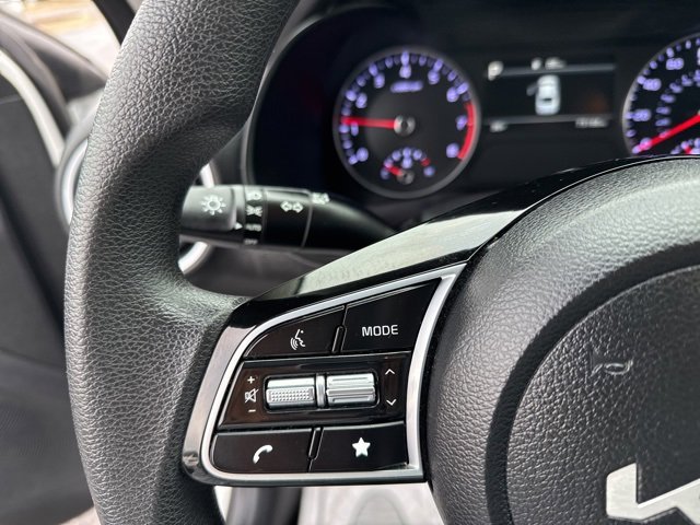 Used 2023 Kia Forte LXS image 17