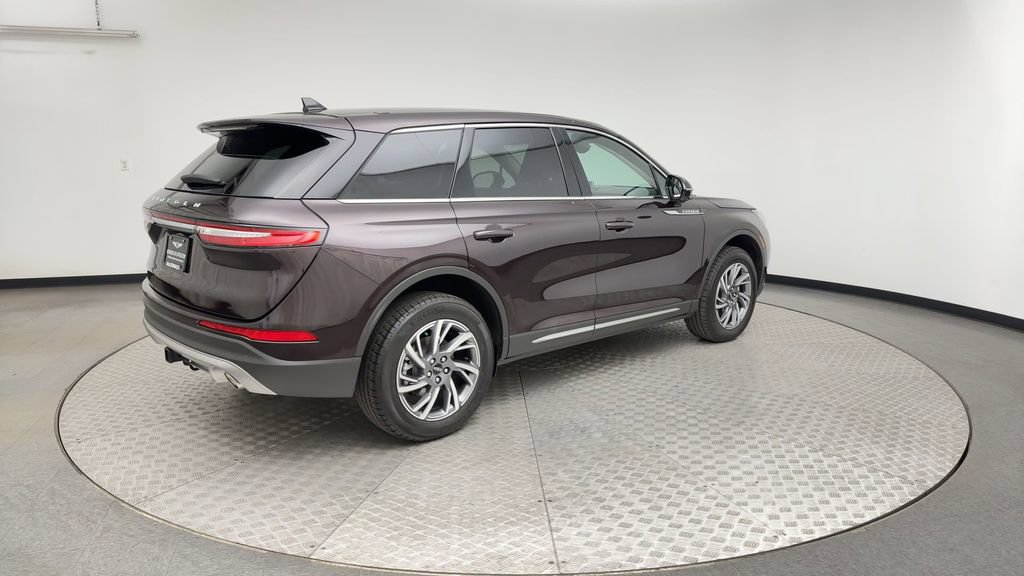 Used 2023 Lincoln Corsair AWD w/ Equipment Group 101A image 2