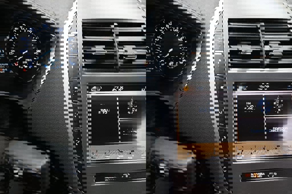 Used 2019 Lincoln MKZ Premiere FWD image 18