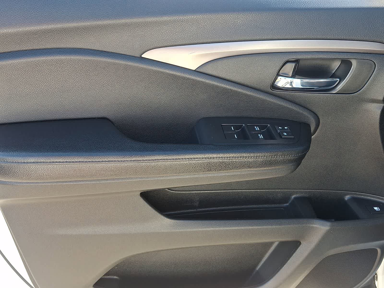 Used 2018 Honda Pilot EX image 13