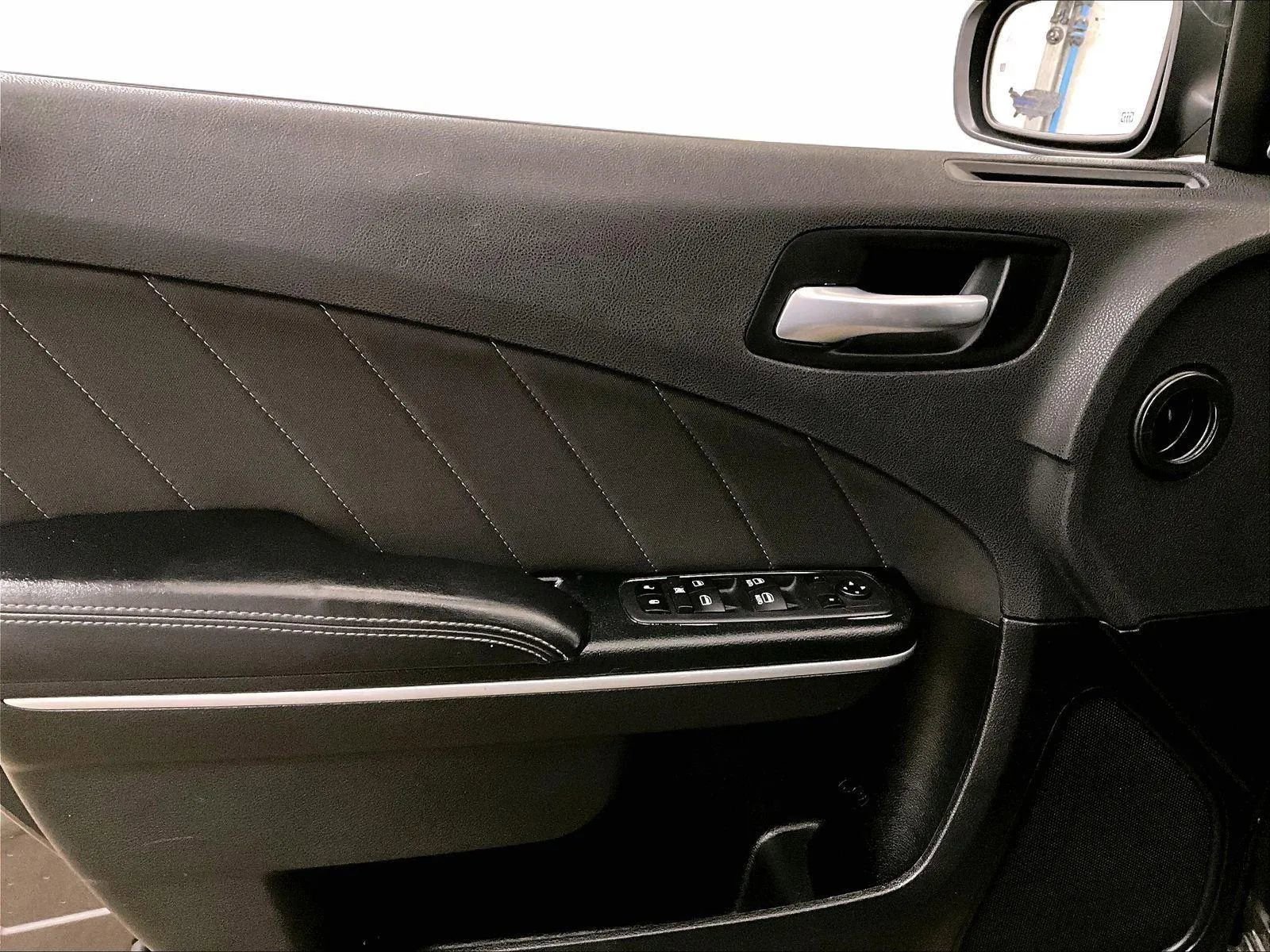 Used 2022 Dodge Charger R/T w/ Driver Convenience Group image 22