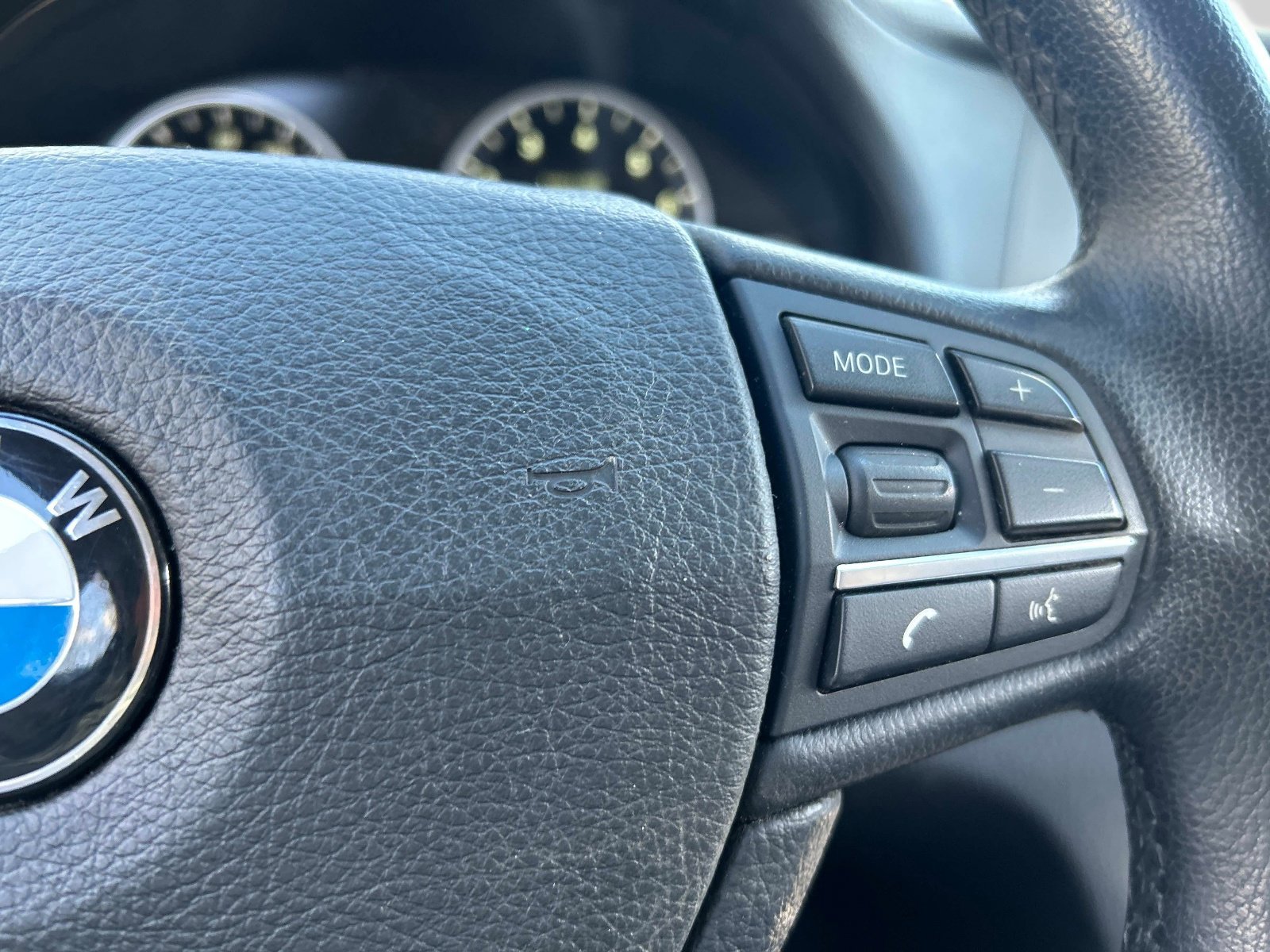 Used 2011 BMW 750i xDrive AWD/4WD image 25