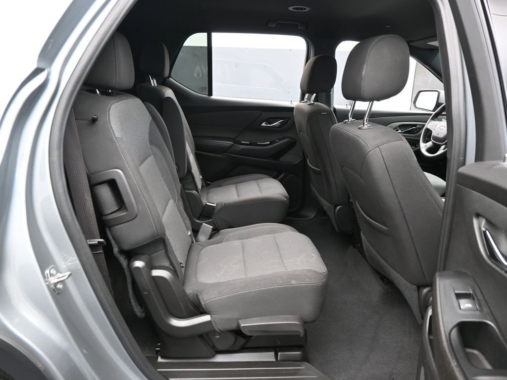 Used 2023 Chevrolet Traverse LT image 33