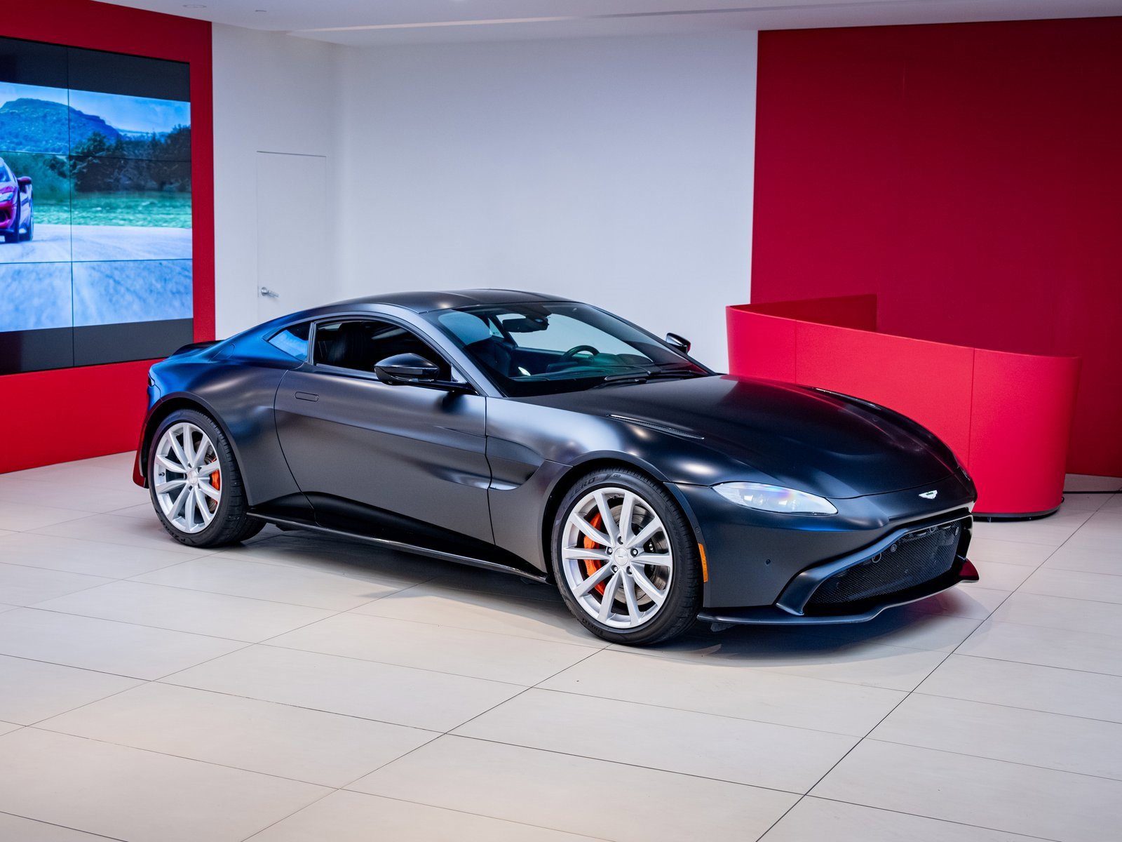Used 2020 Aston Martin V8 Vantage Coupe image 1