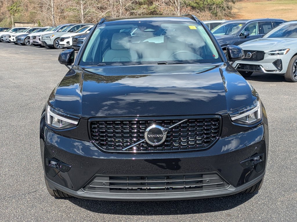 New 2026 Volvo XC40 B5 Plus w/ Protection Package Premier AWD/4WD image 9