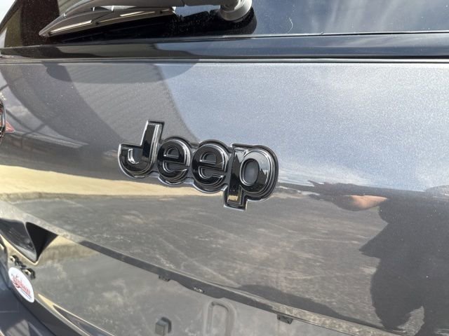 Used 2023 Jeep Grand Cherokee L Laredo AWD/4WD image 28