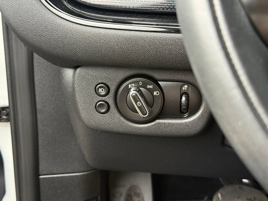 Used 2019 MINI Cooper Clubman FWD image 14