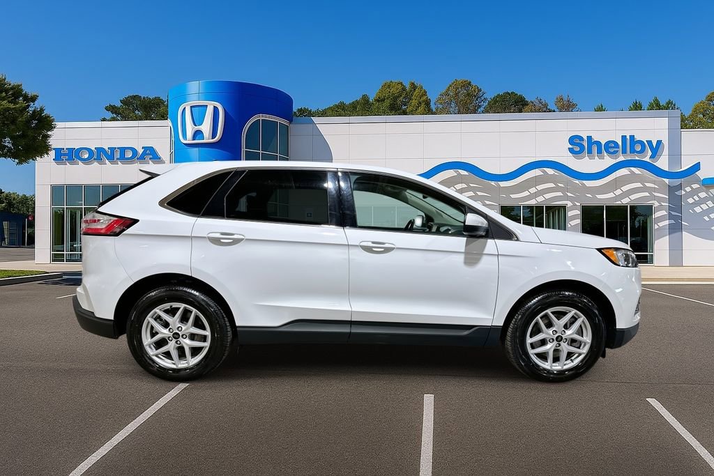 Used 2024 Ford Edge SEL image 9