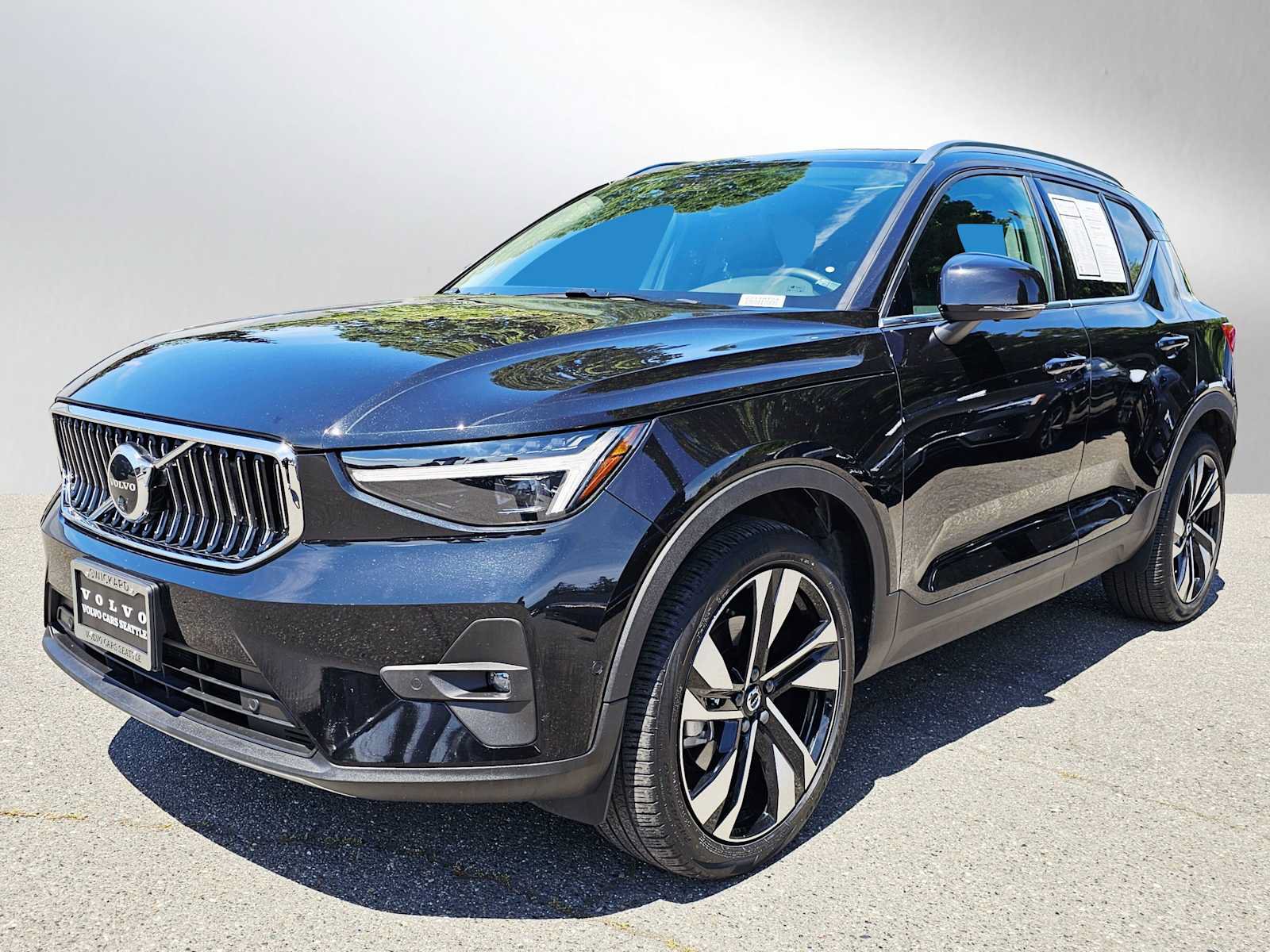 New 2026 Volvo XC40 B5 Ultra w/ Protection Package Premier AWD/4WD image 7