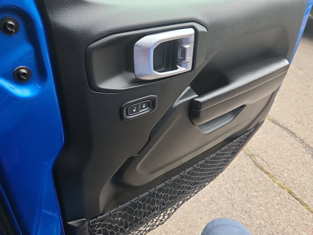 Used 2021 Jeep Gladiator Sport AWD/4WD image 15