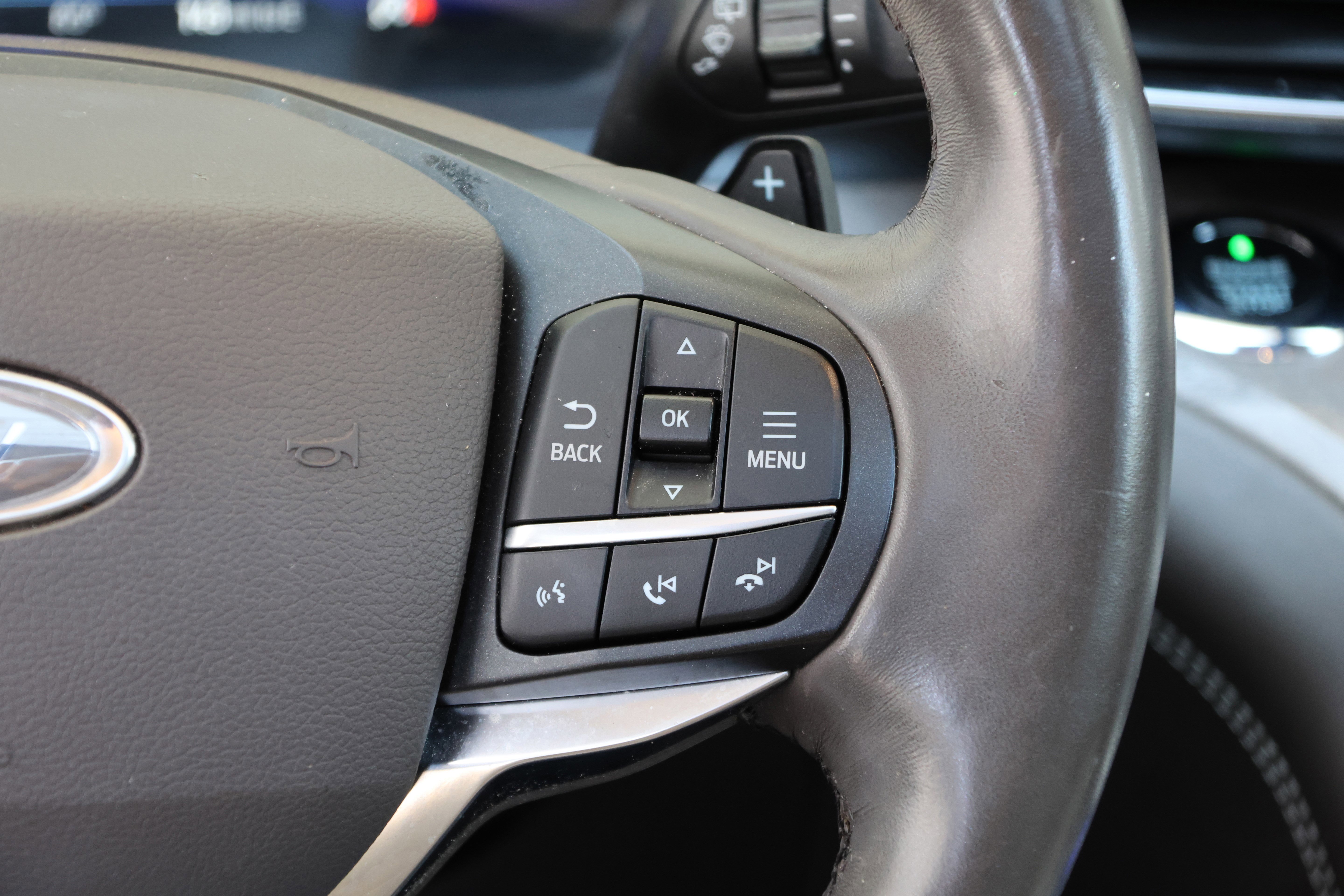 Used 2020 Ford Explorer Platinum w/ Premium Technology Package AWD/4WD image 21