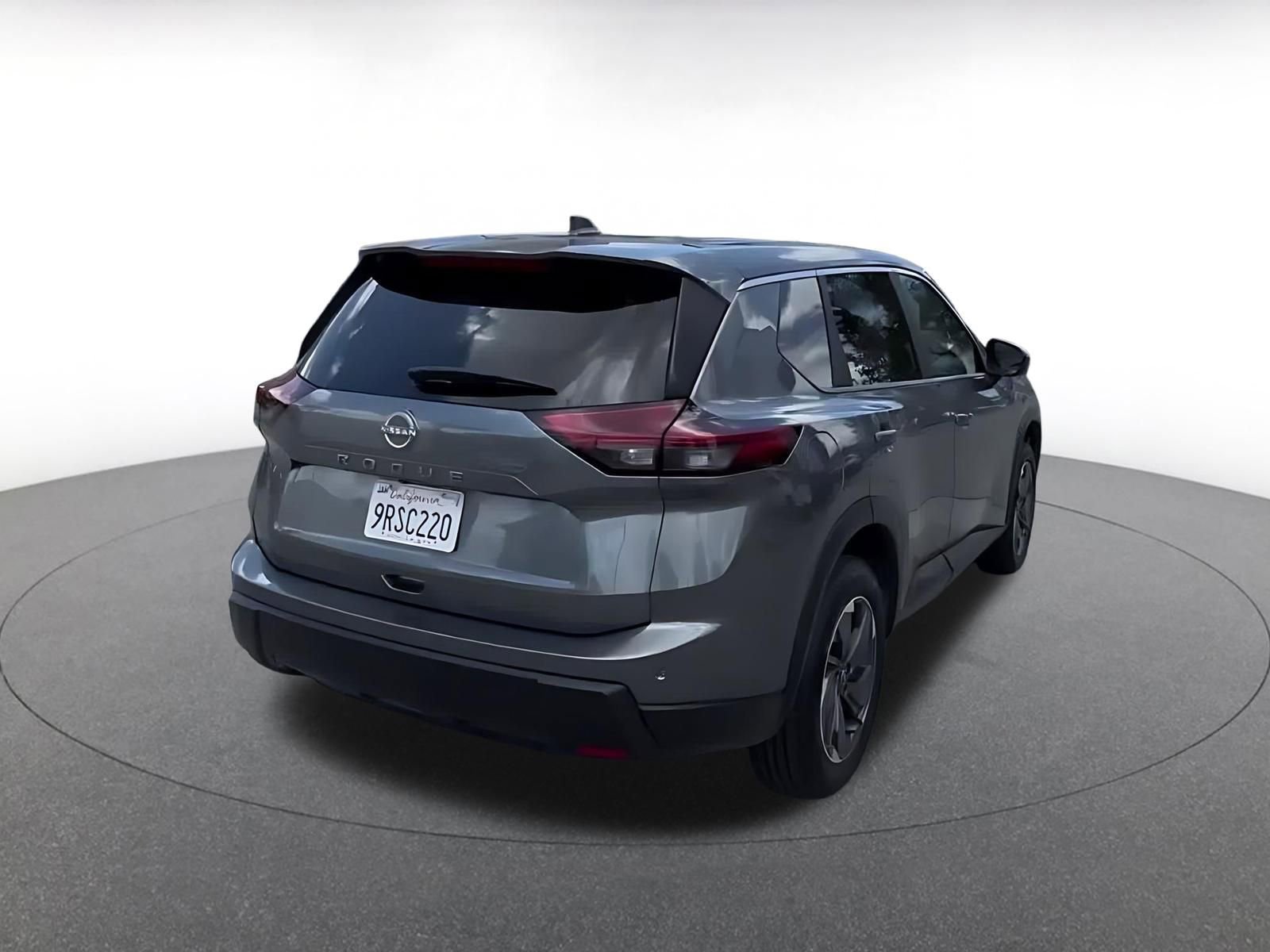 Used 2025 Nissan Rogue SV FWD image 15