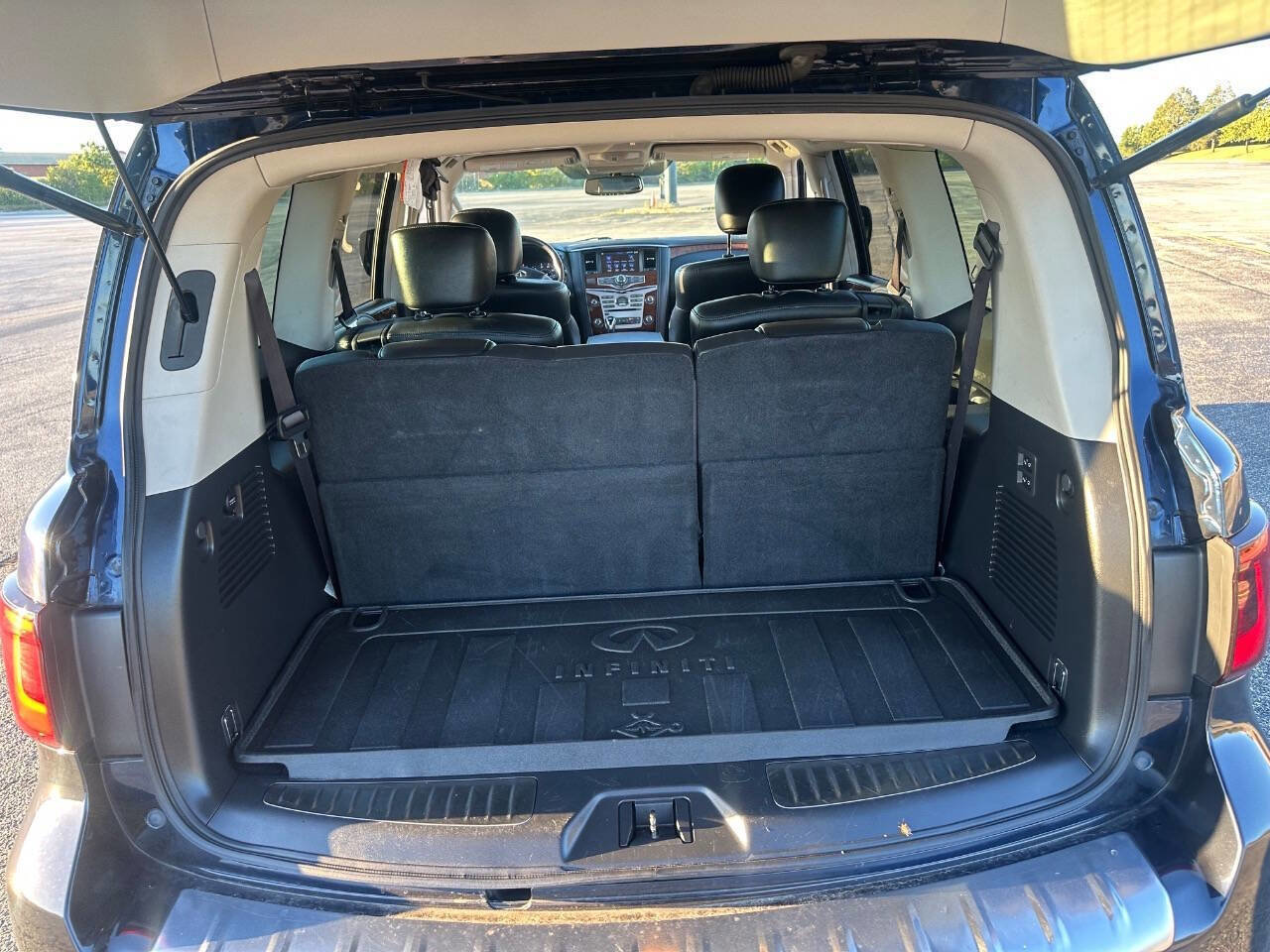 Used 2018 INFINITI QX80 4WD w/ Driver Assistance Package image 12