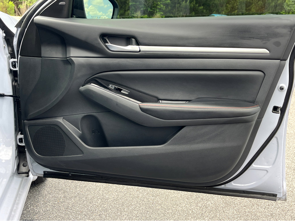 Used 2024 Nissan Altima 2.0 SR image 15