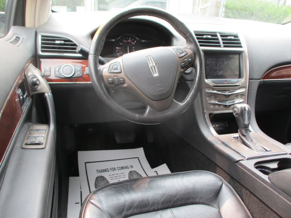 Used 2012 Lincoln MKX AWD image 10