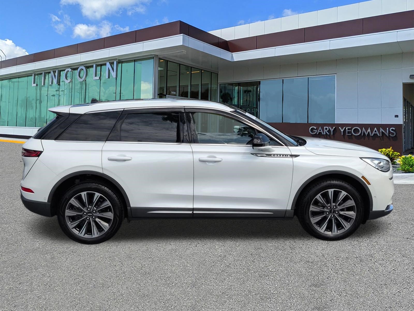 Certified 2020 Lincoln Corsair Reserve w/ Equipment Group 202A AWD/4WD image 3