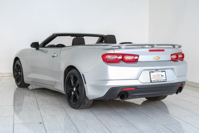 Used 2019 Chevrolet Camaro LT RWD image 8