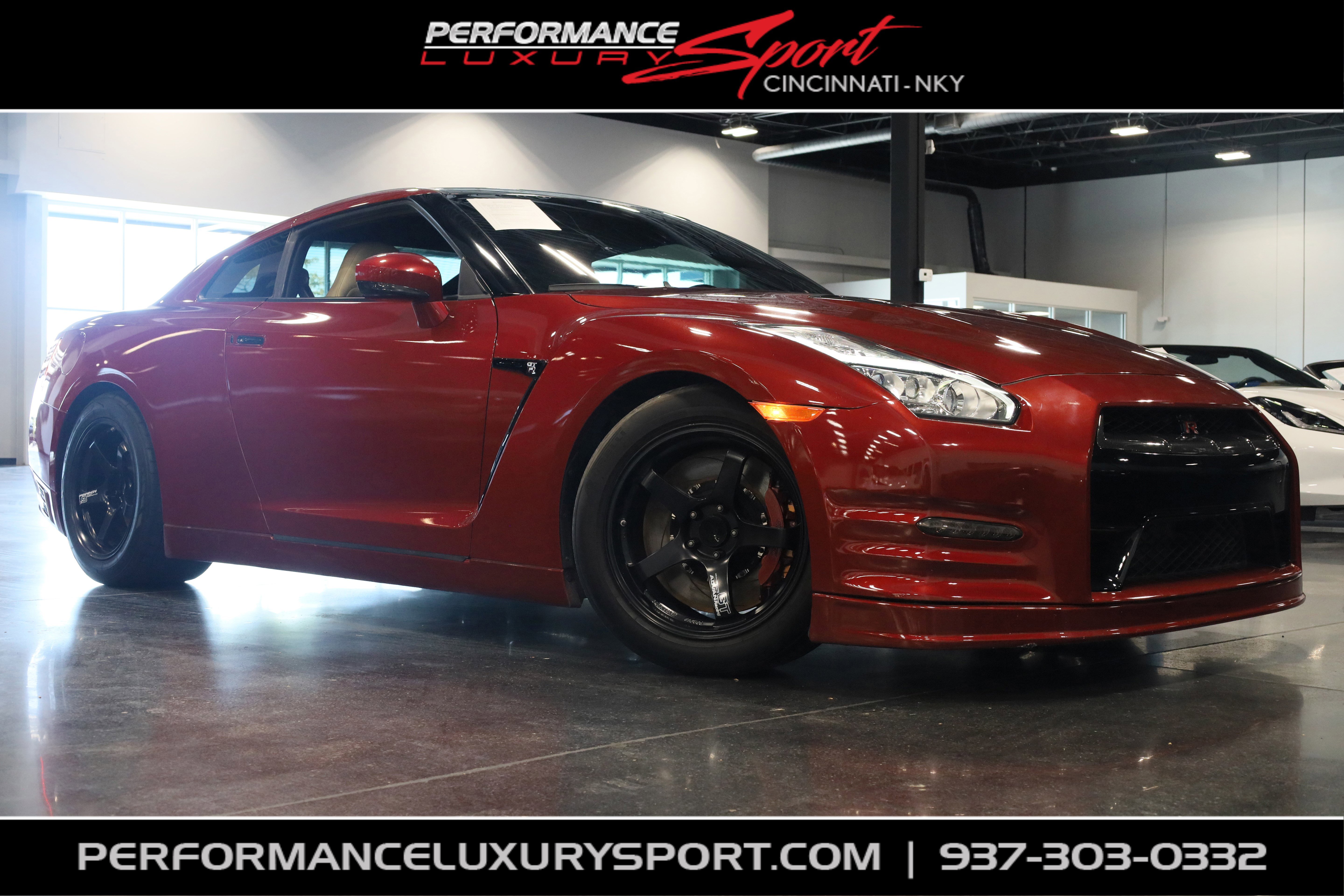 Used 2015 Nissan GT-R Premium image 1