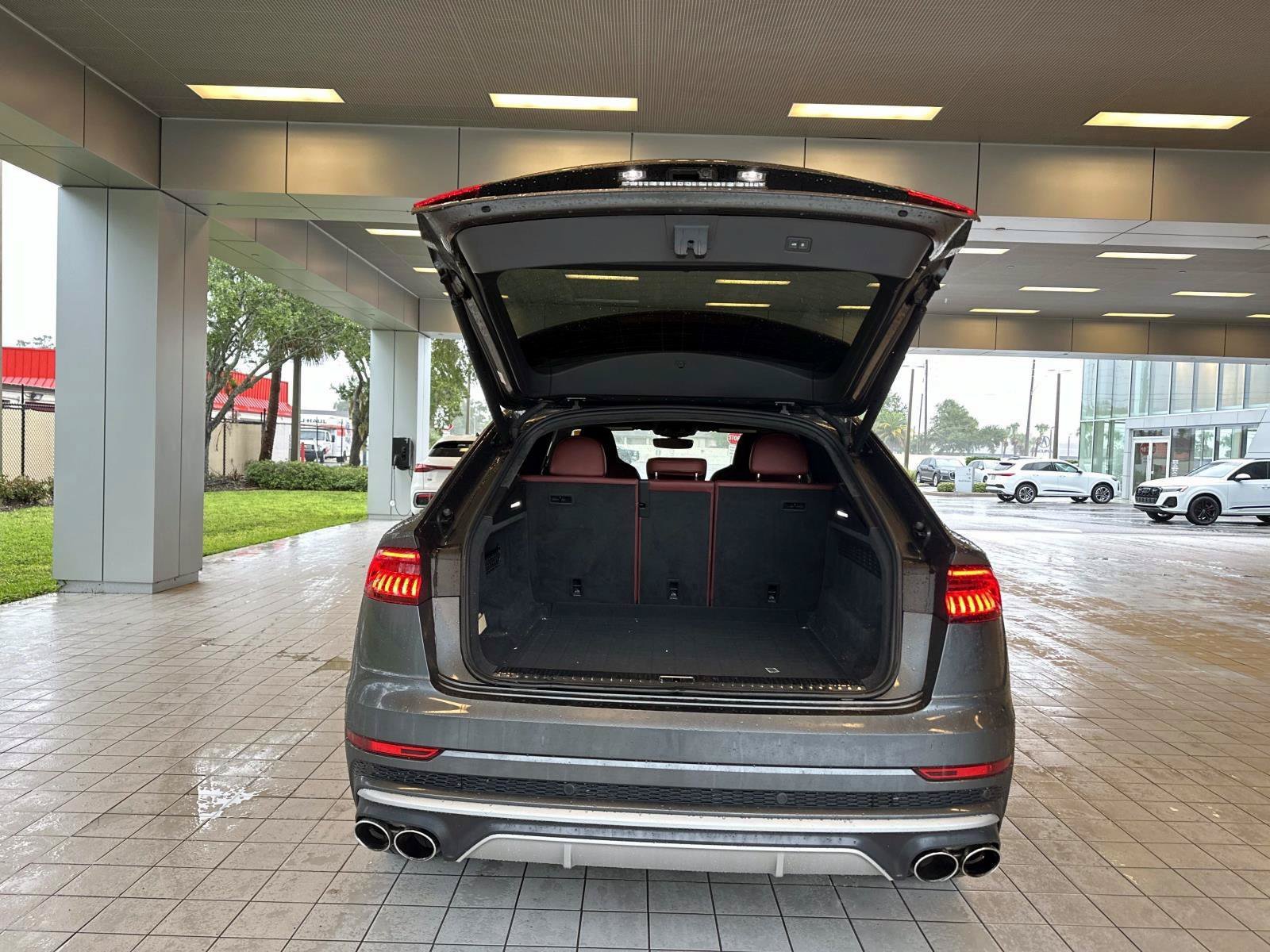 Used 2020 Audi SQ8 Prestige AWD/4WD image 10