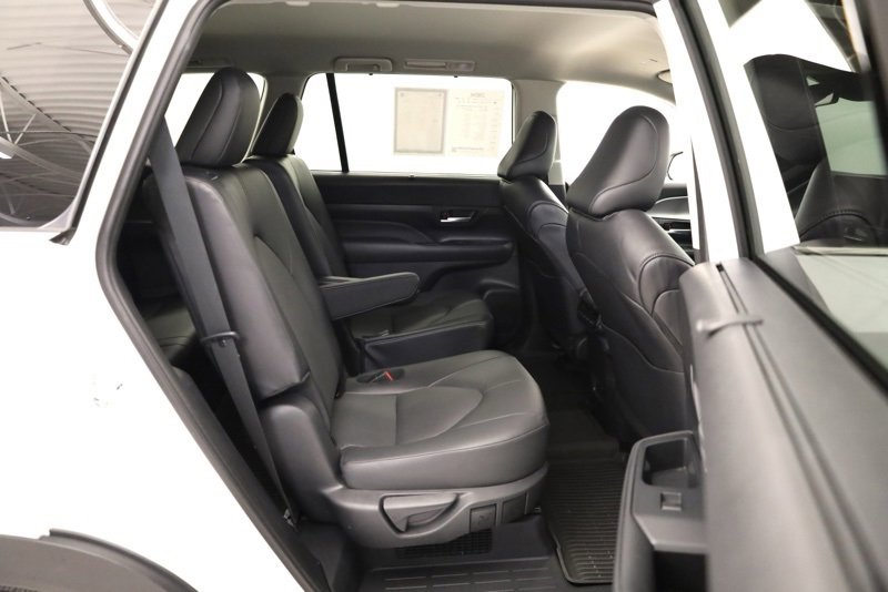 Certified 2024 Toyota Grand Highlander XLE image 32
