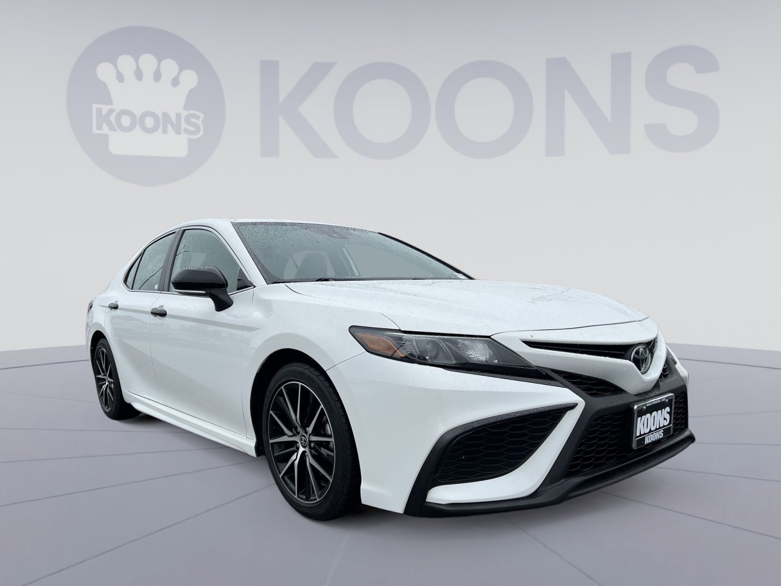 Used 2023 Toyota Camry SE image 10