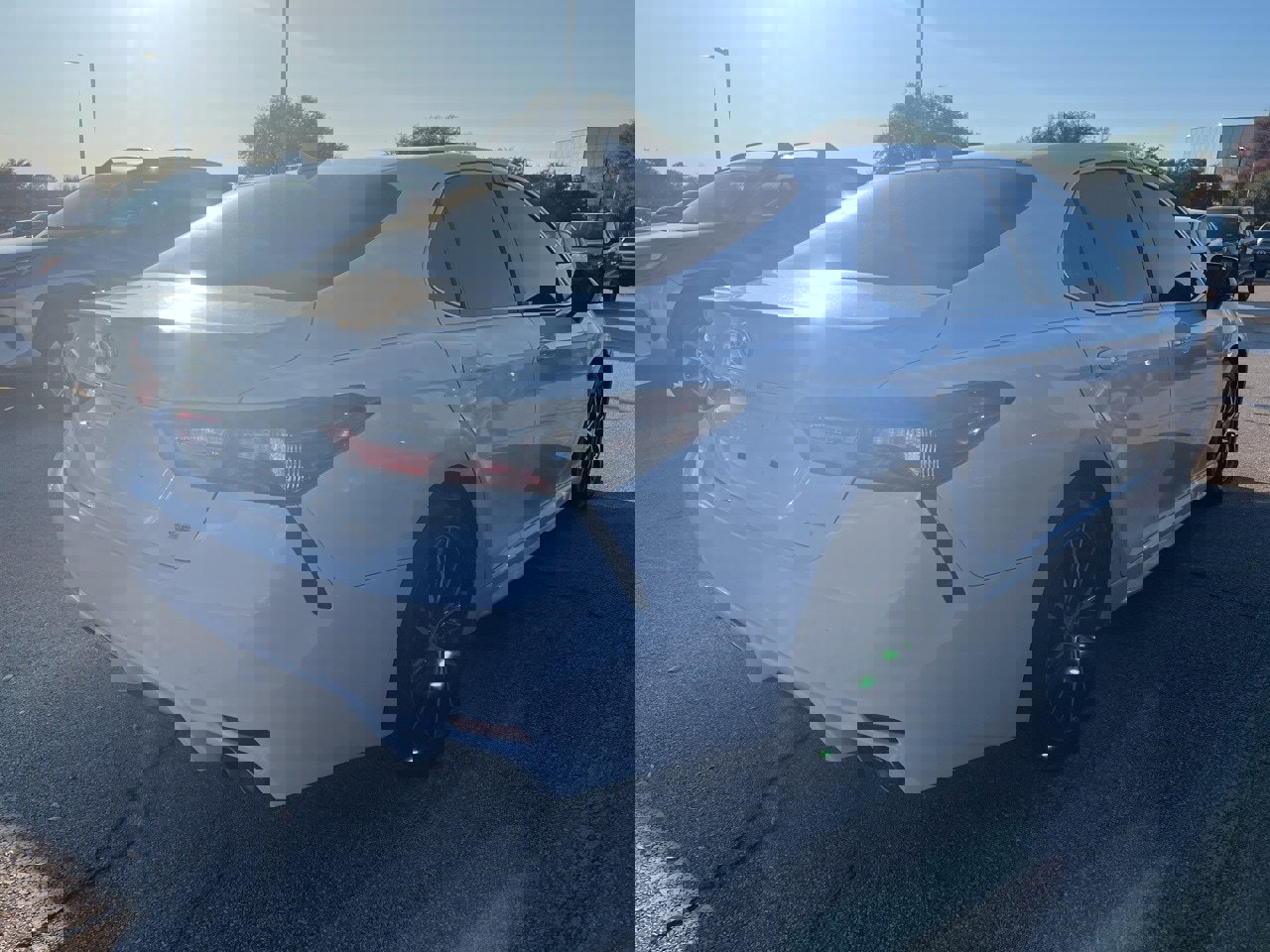 Used 2022 Toyota Camry SE image 4