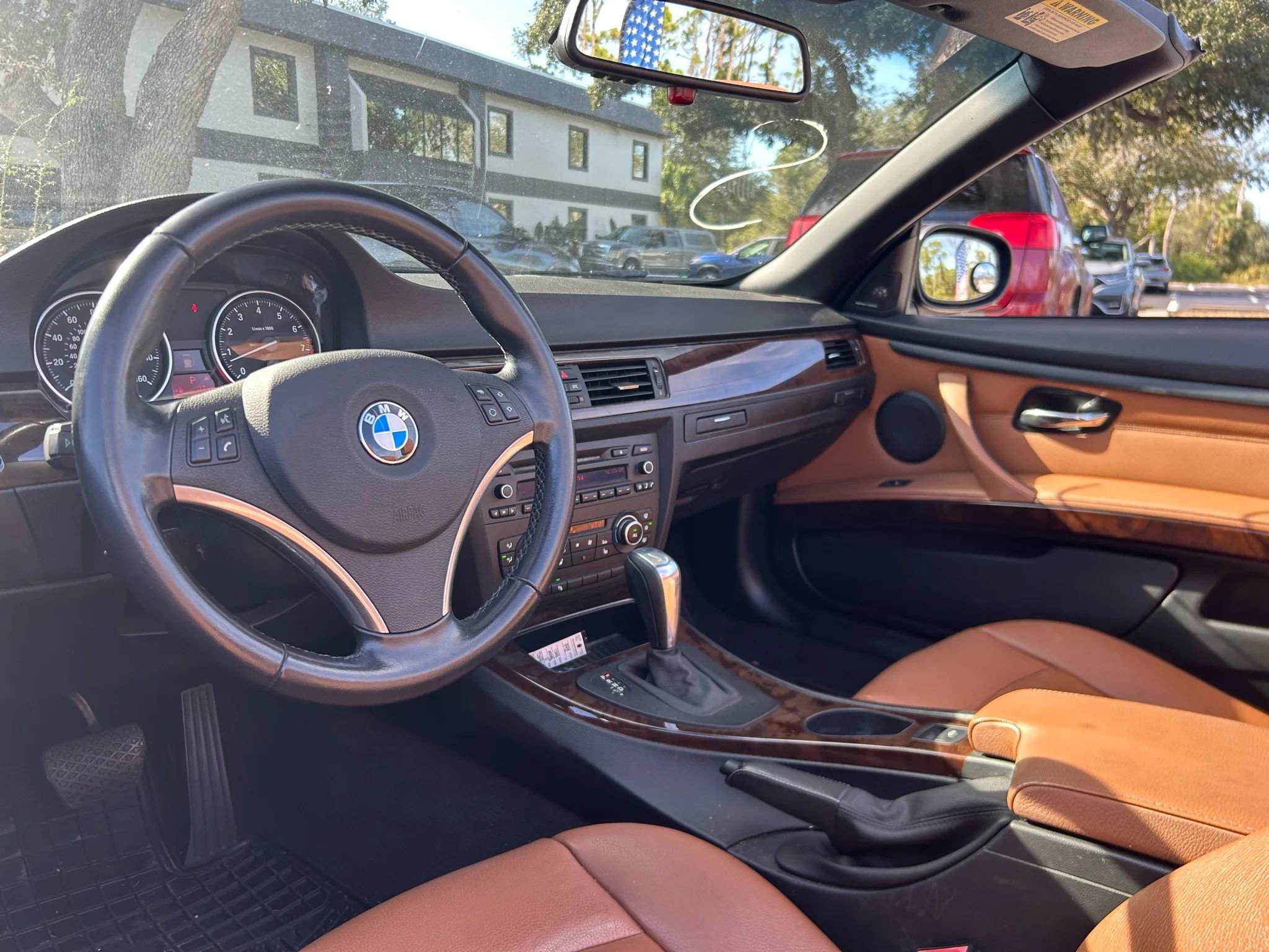 Used 2011 BMW 335i Convertible image 7