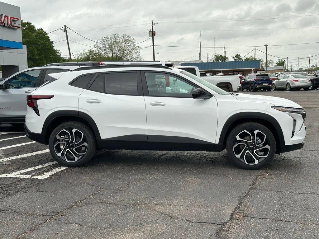 New 2026 Chevrolet Trax RS image 4
