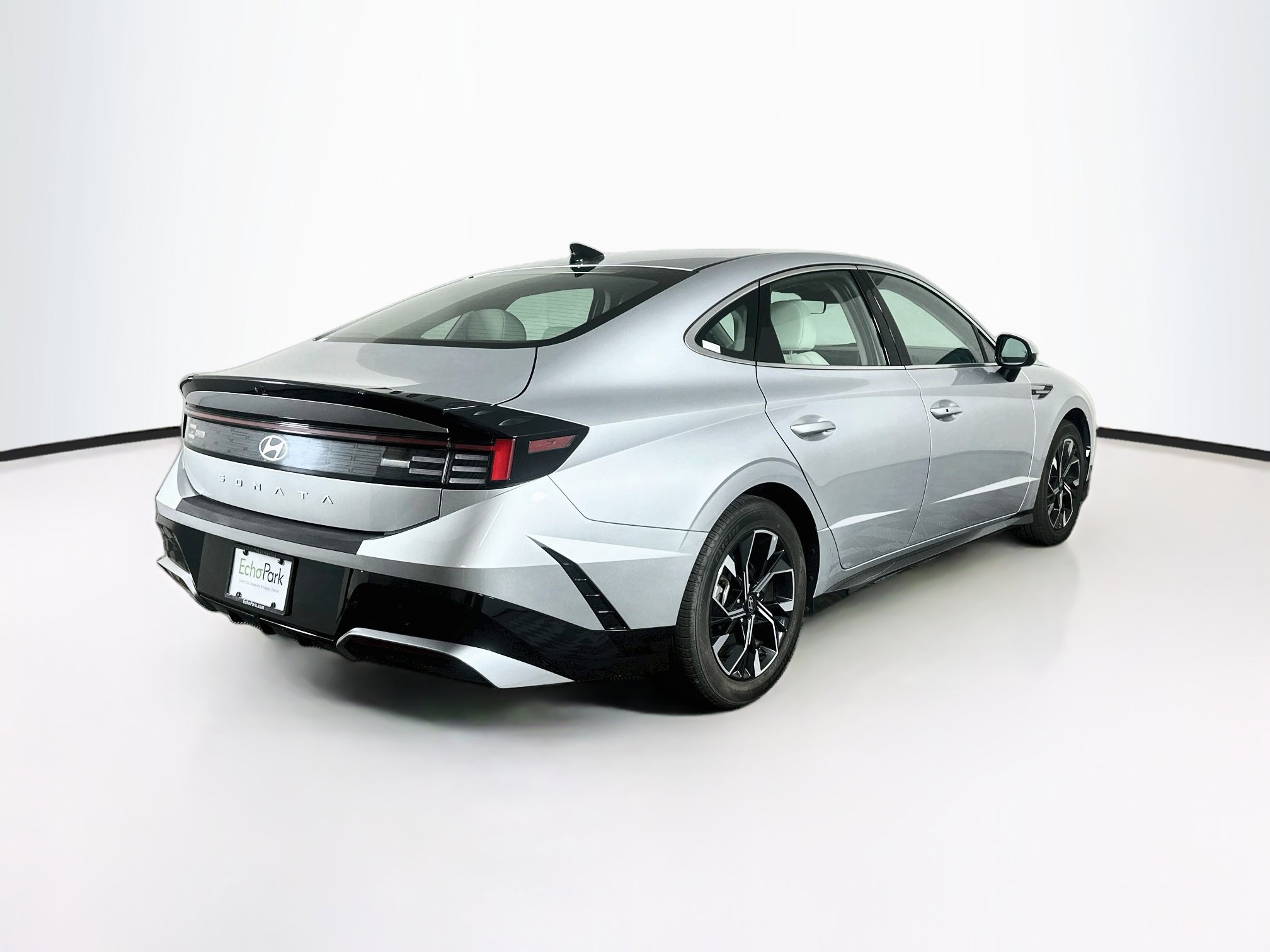 Used 2025 Hyundai Sonata SEL FWD image 9