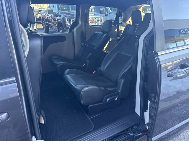 Used 2019 Dodge Grand Caravan SXT image 24