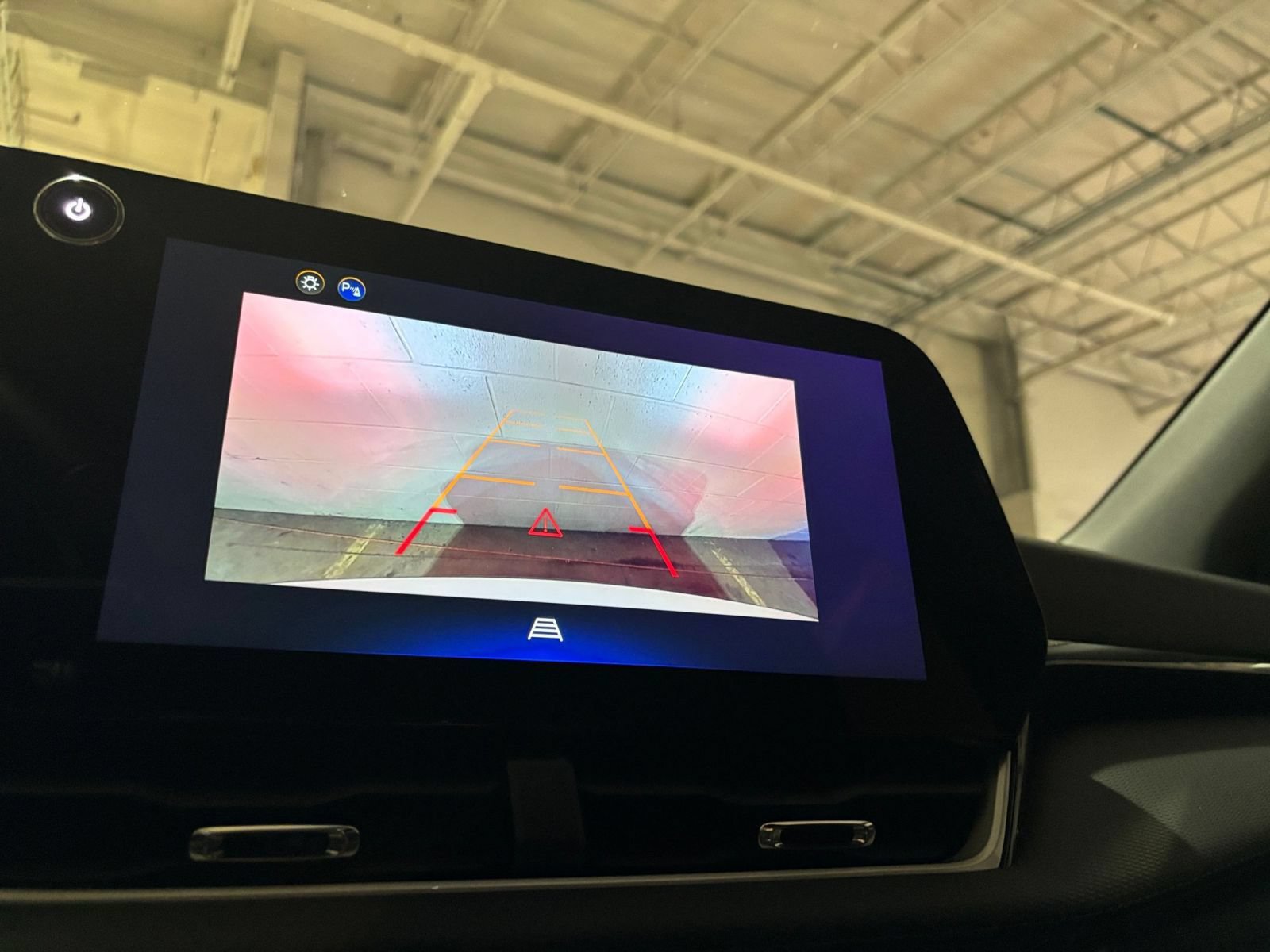 Used 2025 Chevrolet Equinox LT FWD image 23